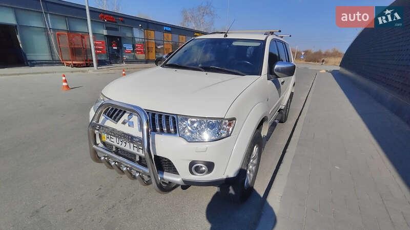 Mitsubishi Pajero Sport 2013