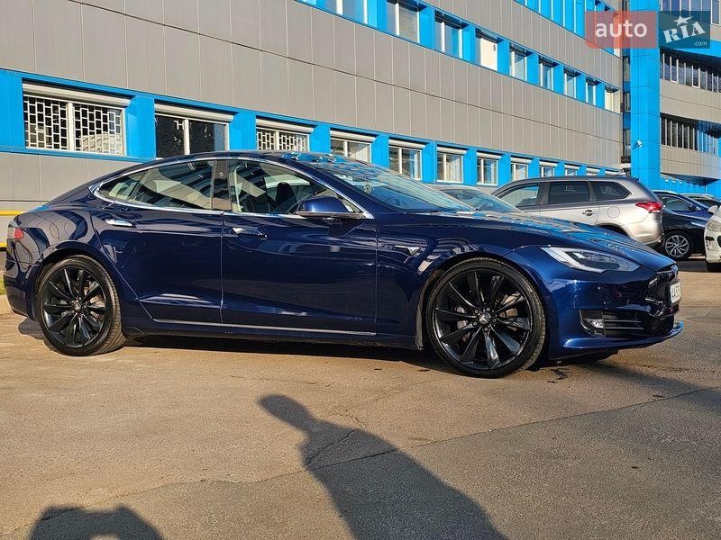 Tesla Model S 2017
