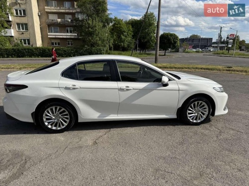 Toyota Camry 2022