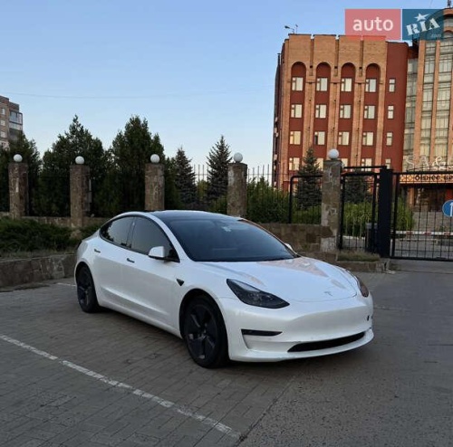 Tesla Model 3 2022