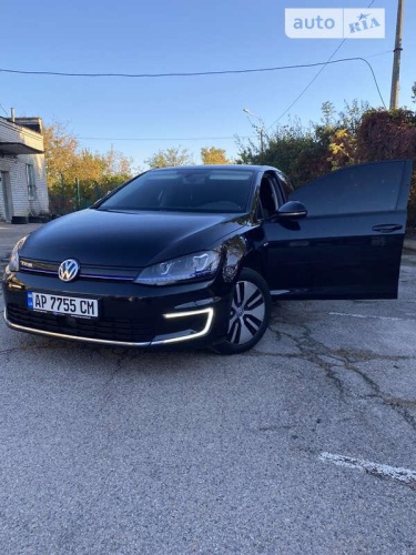 Volkswagen e-Golf 2015