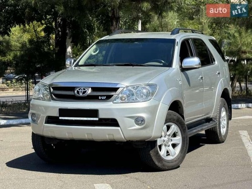 Toyota Fortuner 2007