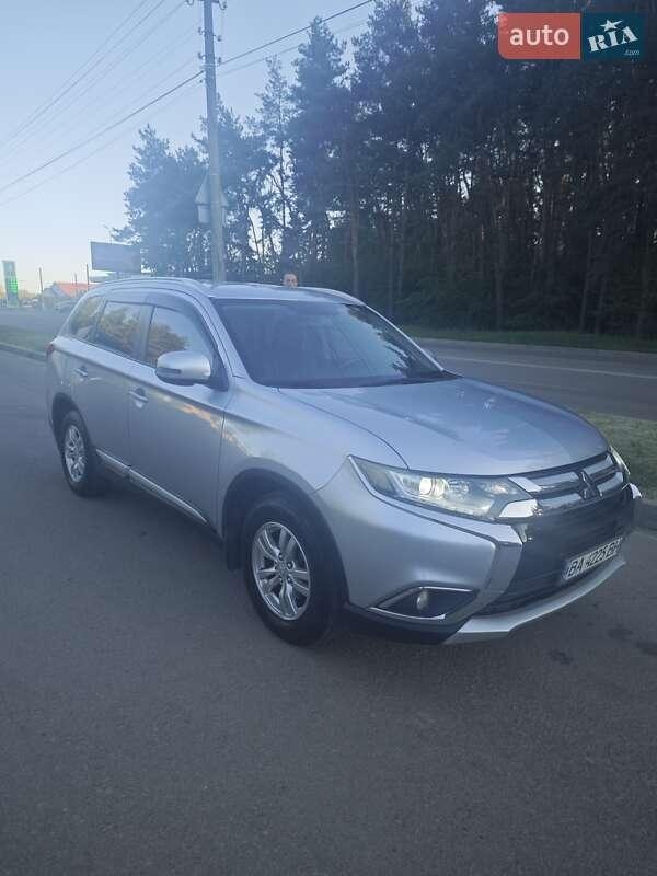 Mitsubishi Outlander 2015