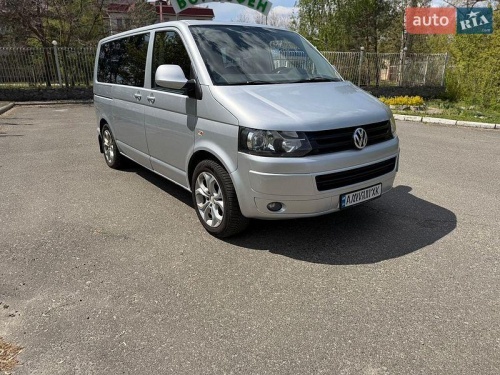 Volkswagen Caravelle 2011