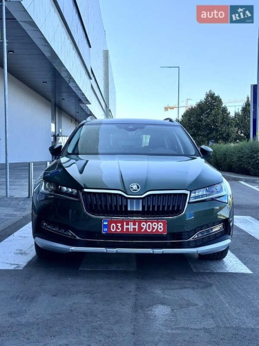Skoda Superb Scout 2019