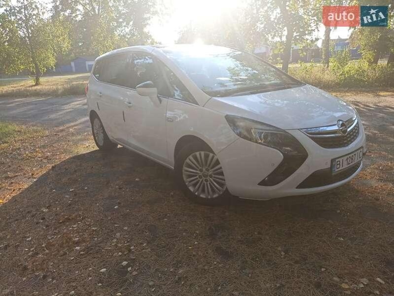 Opel Zafira Tourer 2015