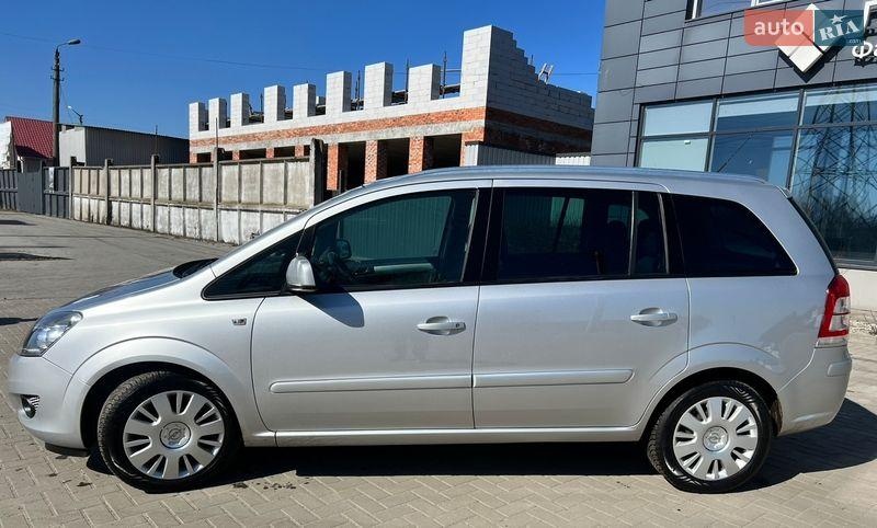 Opel Zafira 2012