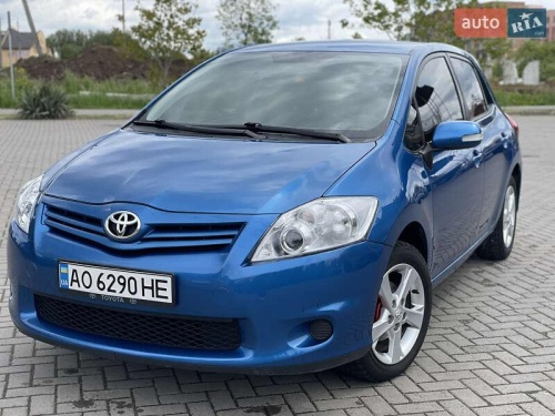 Toyota Auris 2011