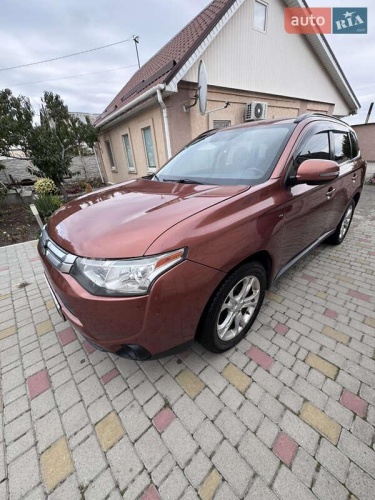 Mitsubishi Outlander 2013