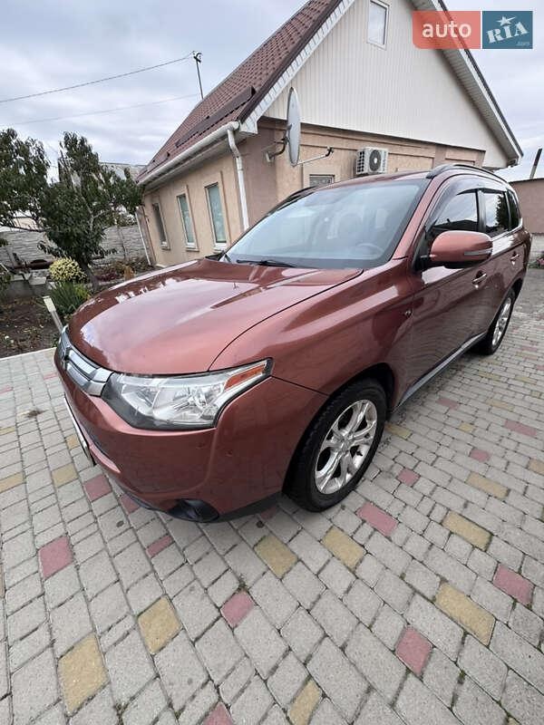Mitsubishi Outlander 2013