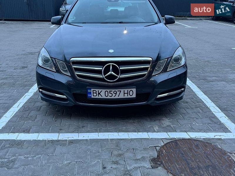 Mercedes-Benz E-Class 2011