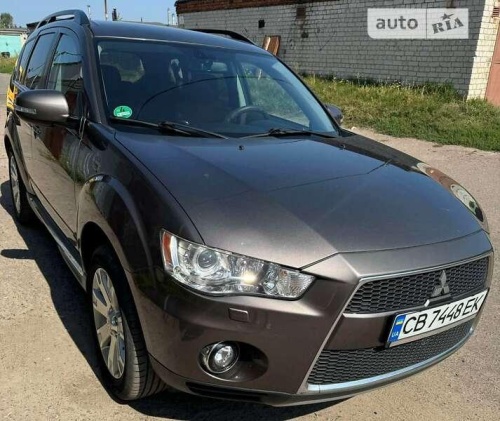 Mitsubishi Outlander 2011