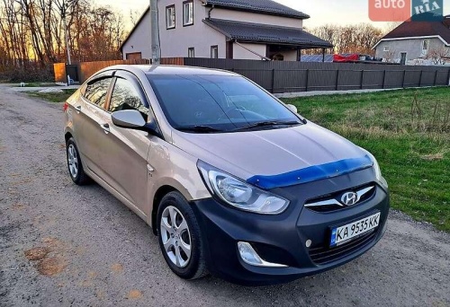 Hyundai Accent 2011