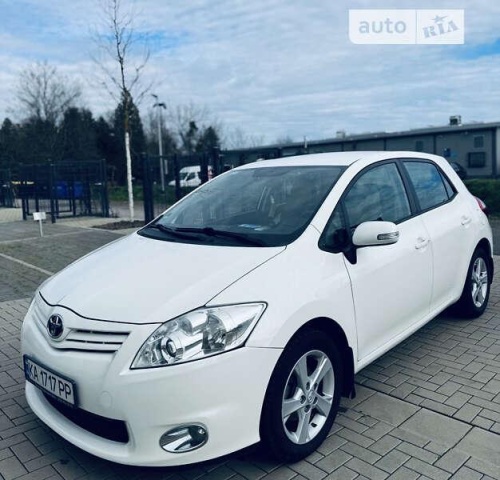 Toyota Auris 2012