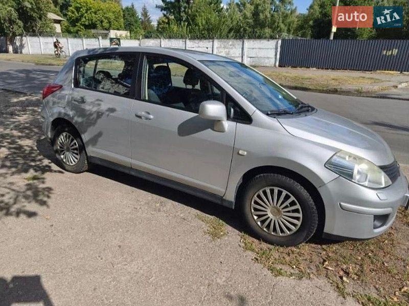 Nissan TIIDA 2008
