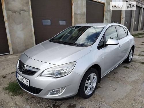 Opel Astra 2011