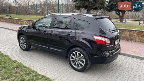Nissan Qashqai+2 2010
