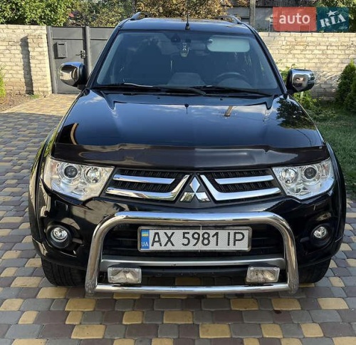 Mitsubishi Pajero Sport 2015