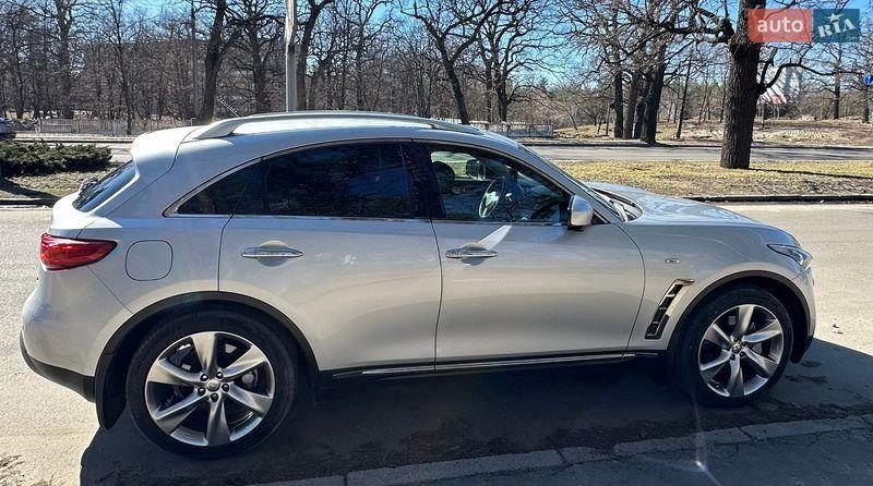 Infiniti FX 37 2010