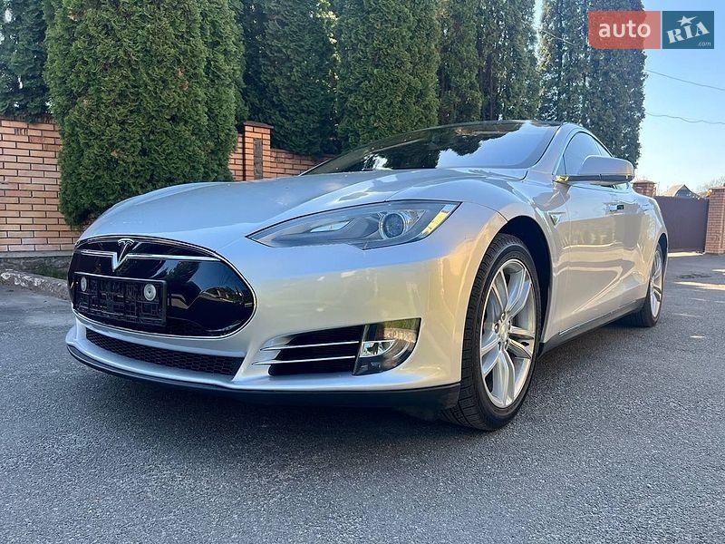 Tesla Model S 2013
