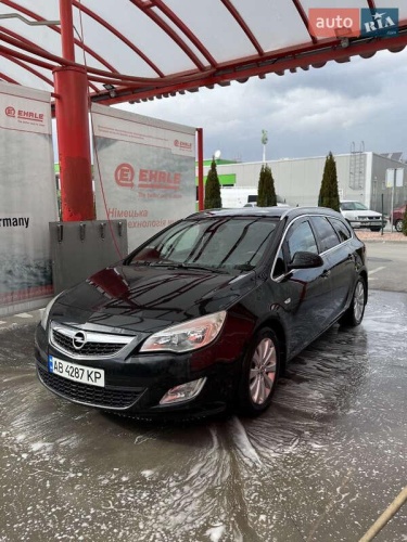 Opel Astra 2011