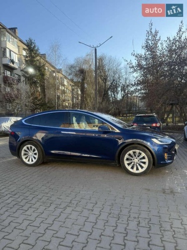 Tesla Model X 2016