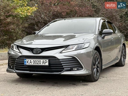 Toyota Camry 2021