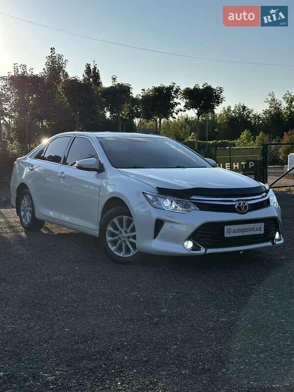 Toyota Camry 2016