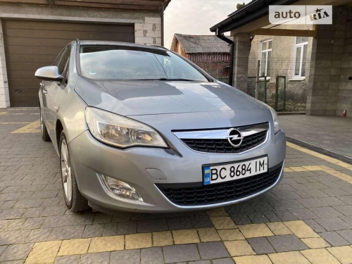 Opel Astra 2011