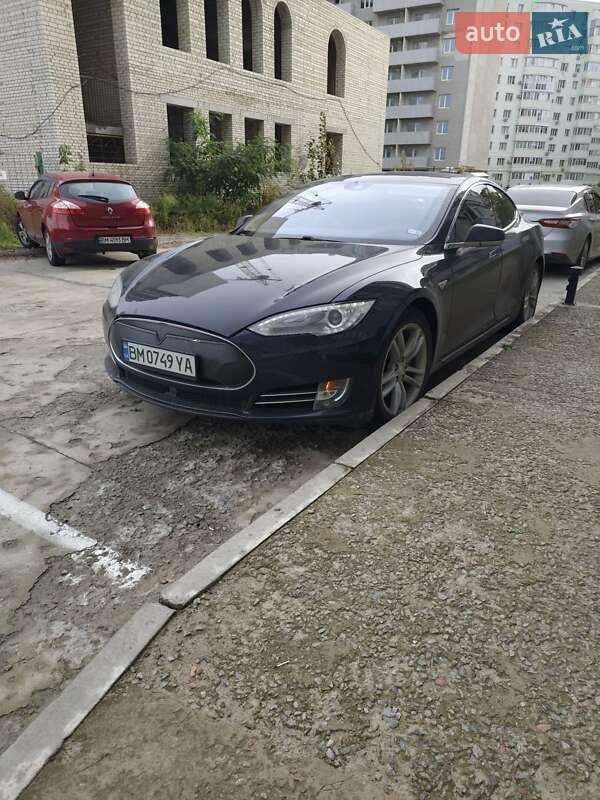 Tesla Model S 2014