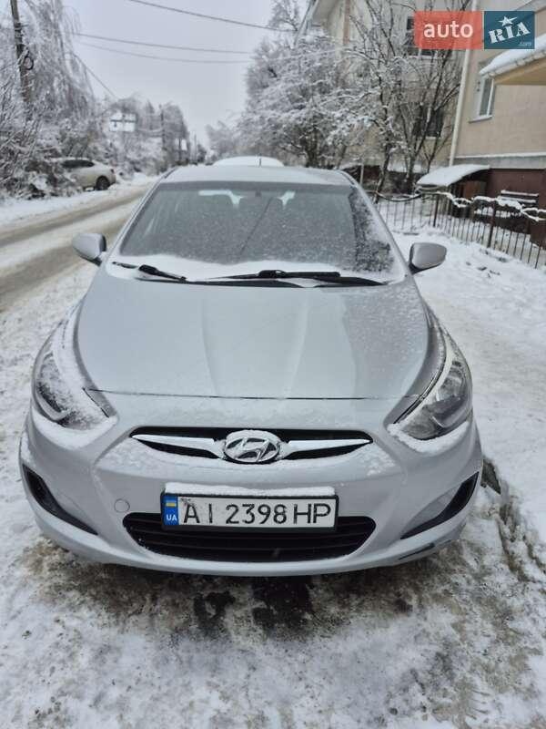 Hyundai Accent 2015
