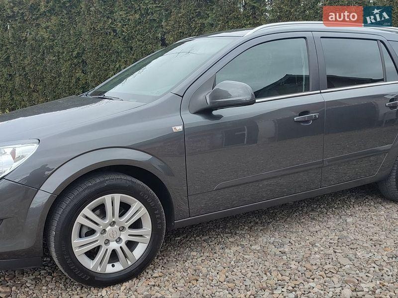 Opel Astra 2010