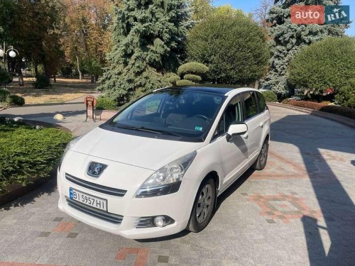 Peugeot 5008 2012