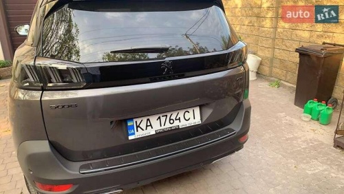 Peugeot 5008 2021
