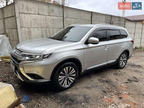 Mitsubishi Outlander 2019