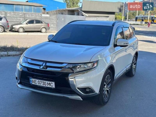 Mitsubishi Outlander 2015