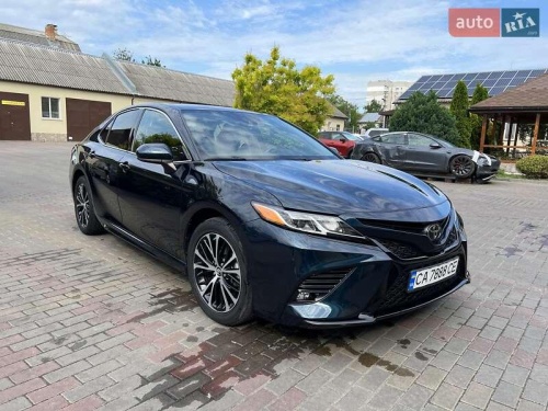 Toyota Camry 2019