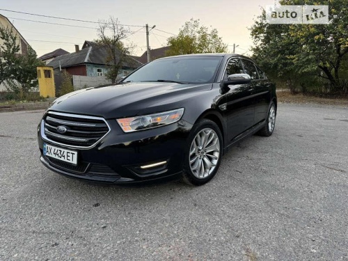 Ford Taurus 2016