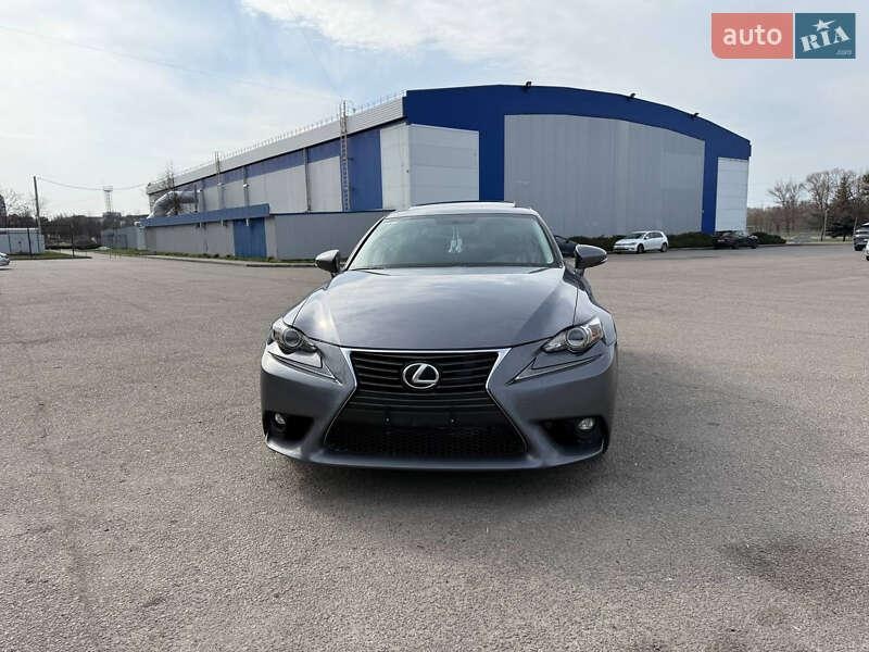 Lexus IS 2016
