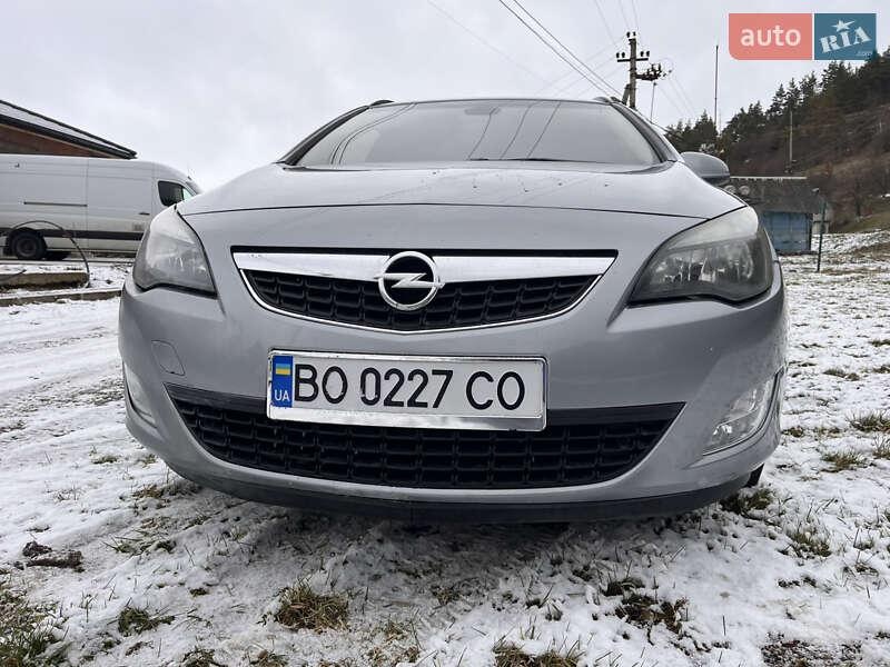Opel Astra 2011