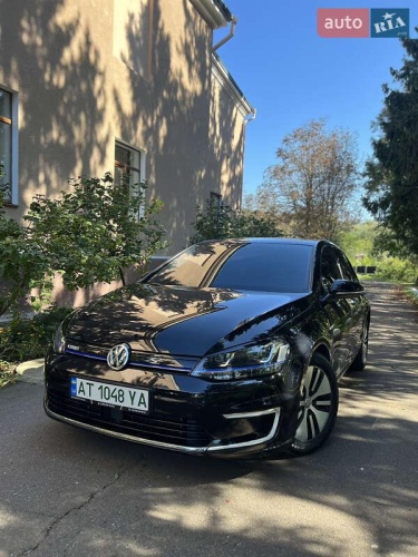 Volkswagen e-Golf 2015