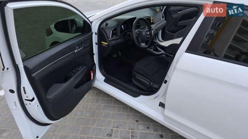 Hyundai Elantra 2017