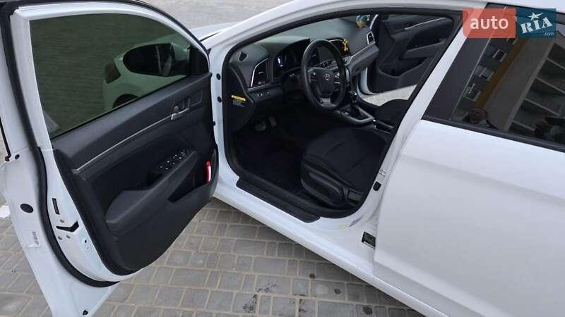 Hyundai Elantra 2017