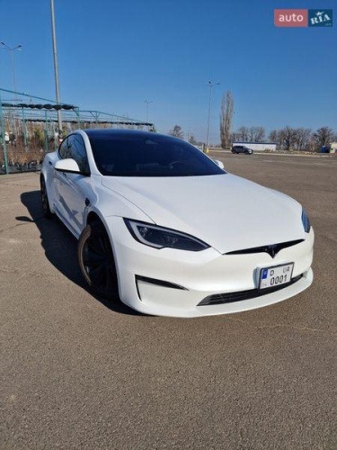 Tesla Model S 2023
