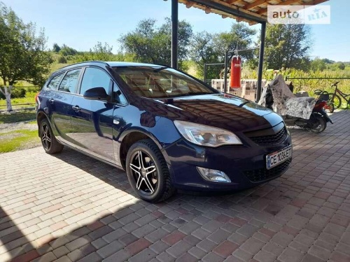 Opel Astra 2011