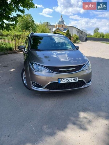 Chrysler Pacifica 2017