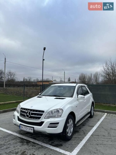 Mercedes-Benz M-Class 2011