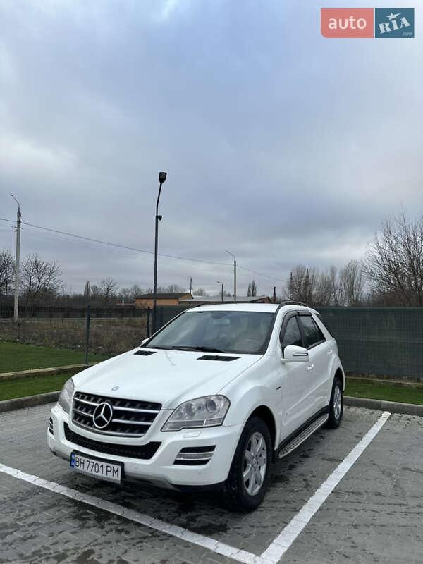 Mercedes-Benz M-Class 2011