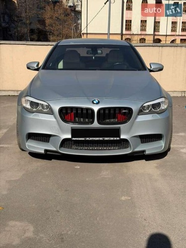 BMW M5 2012