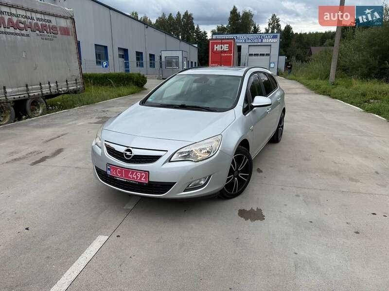 Opel Astra 2012